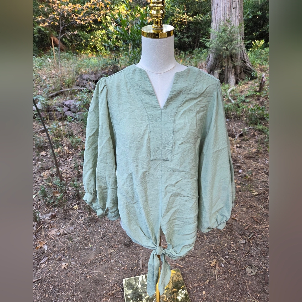Chico's Light Green Tie-Front Blouse Size 0‎